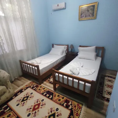 Апартаменты Xheison *