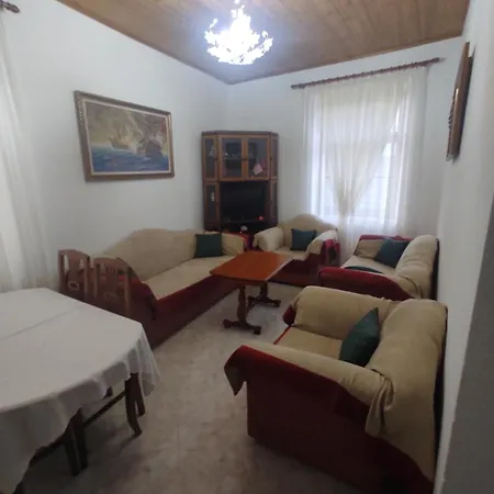 Apartment Xheison